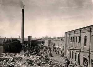 شهر خوی پیشگام در دایر کردن صنایع،و تجارتخانه ها در تبریز