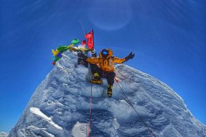 ابوالفضل گوزلی هیمالیانورد تبریزی با رکورد جهانی در ماکالو جاودانه شد