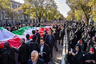 حمایت فوتبالی نمازگزاران تبریز از تیم ملی فوتبال ایران در جام جهانی قطر