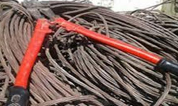 دستگیری سارقان سیم برق هوایی در شهرستان مرند دستگیری سارقان سیم برق هوایی در شهرستان مرند