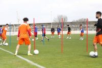 شروع تمرینات تراکتور با یک غایب