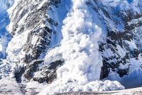 ریزش بهمن بهاری در سراب آذربایجان شرقی/ نجات جان ۱۹ نفر از زیر بهمن