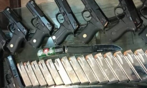 کشف ۱۹ قبضه کلت کمری و ۳۷ تیغه خشاب در تبریز