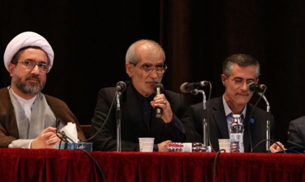 واکنش رئیس دانشگاه تبریز به ماجرای فیشهای حقوقی برخی از مسوولان این دانشگاه واکنش رئیس دانشگاه تبریز به ماجرای فیشهای حقوقی برخی از مسوولان این دانشگاه