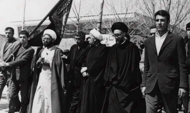 ماجرای سوزاندن نامه‌های آیات حکیم، خوئی و میلانی توسط آیت الله قاضی