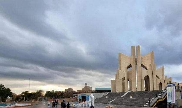 مقبره الشعرای تبریز آماده استقبال از گردشگران نوروزی است مقبره الشعرای تبریز آماده استقبال از گردشگران نوروزی است