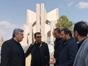 بازدید مدیرکل فرهنگ و ارشاد اسلامی استان و شهردار منطقه ۱۰ از مقبره الشعرای تبریز