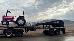 المان ویژه تیم تراکتور به منطقه آزاد ارس رسید/ یادمانی برای پرشورترین هواداران آسیا