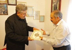 دیدار نعمت اله پایان با استاد عاشیق فتح اله رضایان و تجلیل از هنر عاشیق و فولکلور